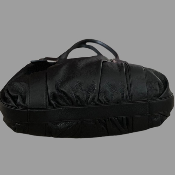 COLE HAAN BLACK PEBBLED LEATHER PURSE - Picture 2 of 4